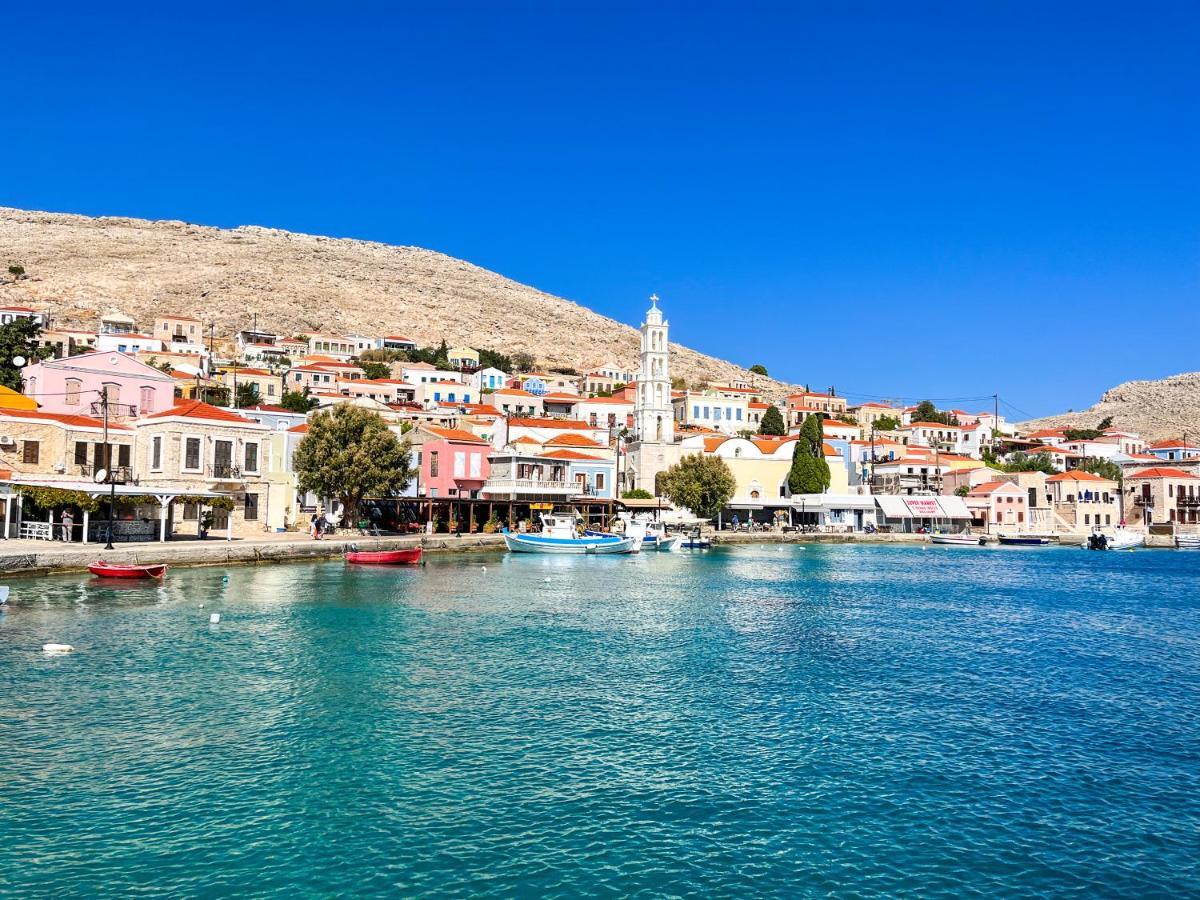 Luca'S Houses Chalki Town Eksteriør billede